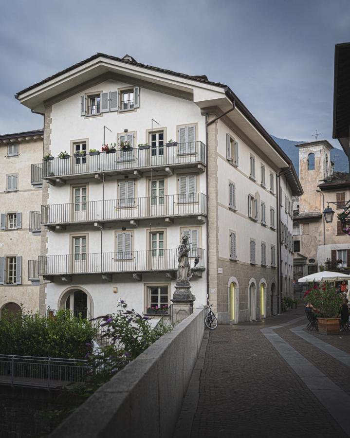 La Loggia Apartment Chiavenna Bagian luar foto