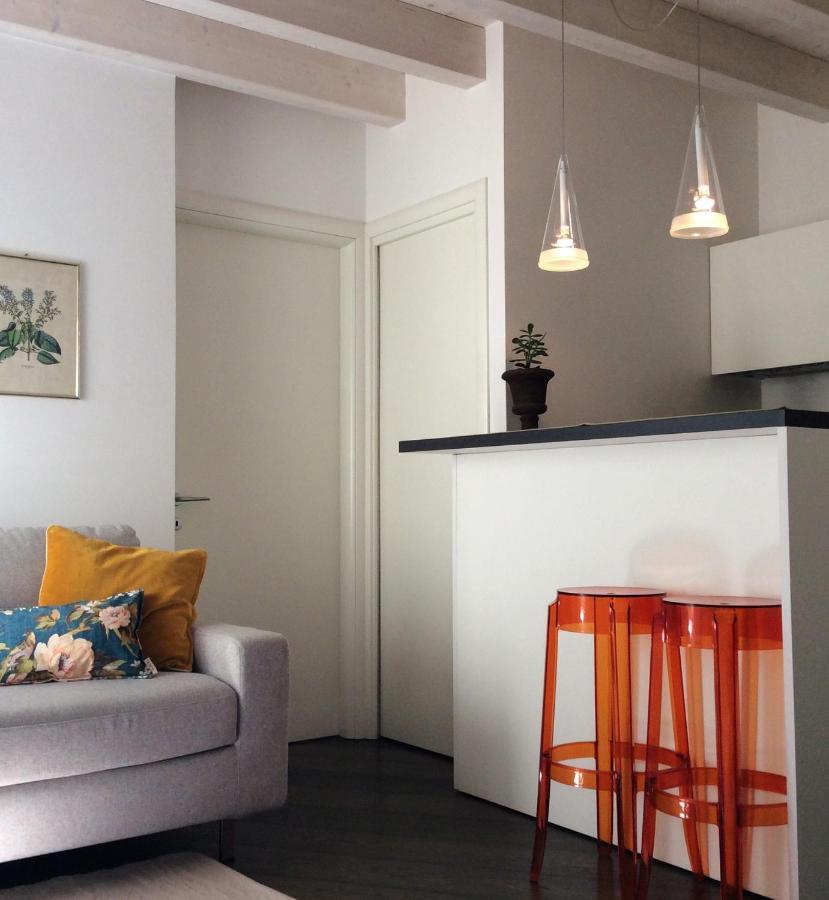 La Loggia Apartment Chiavenna Bagian luar foto