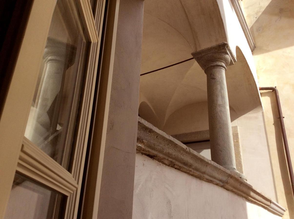La Loggia Apartment Chiavenna Bagian luar foto
